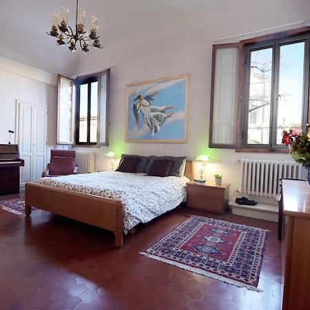 Cozy Apartment With Private Garden - City Center - Флоренция Экстерьер фото