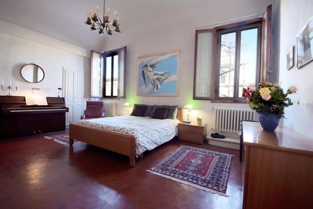 Cozy Apartment With Private Garden - City Center - Флоренция Экстерьер фото