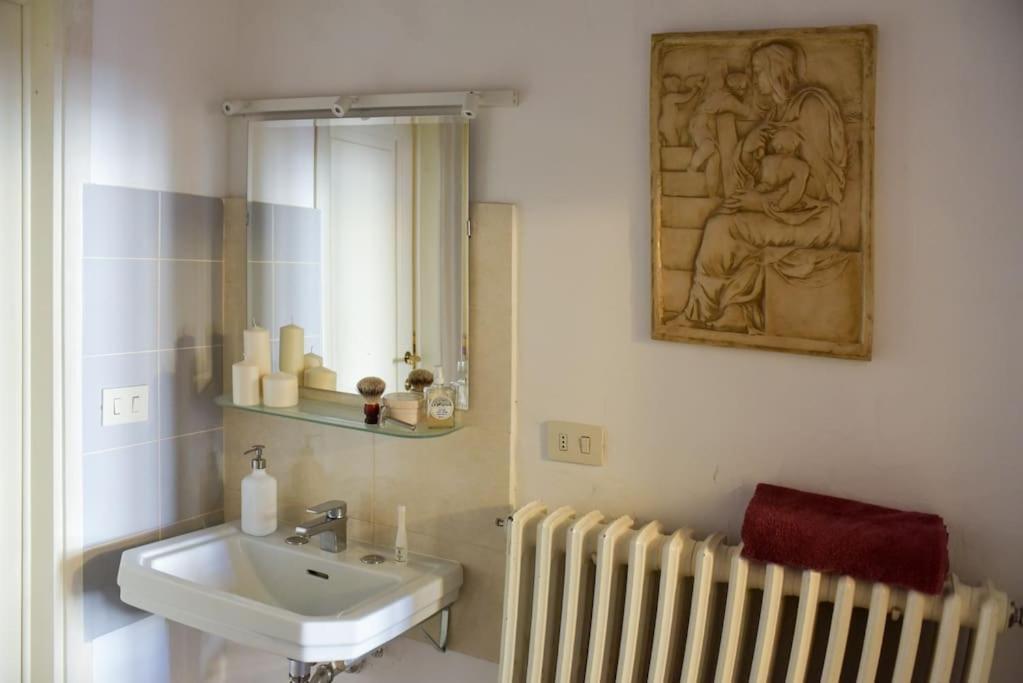 Cozy Apartment With Private Garden - City Center - Флоренция Экстерьер фото
